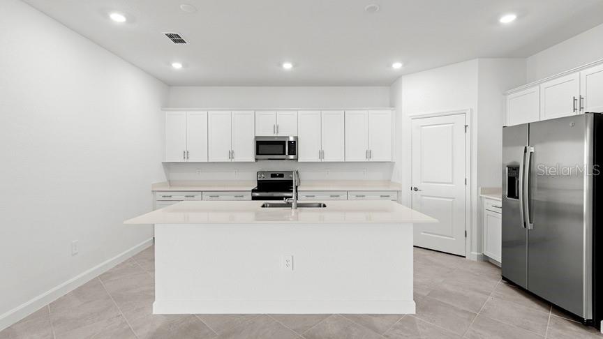 8226 SHORE LAKE DR, ENGLEWOOD, FL, 34224