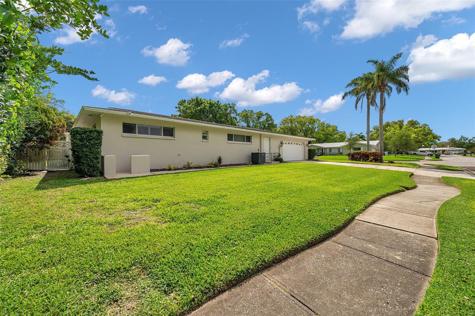 2216 EL DE ORO DR, CLEARWATER, FL, 33764