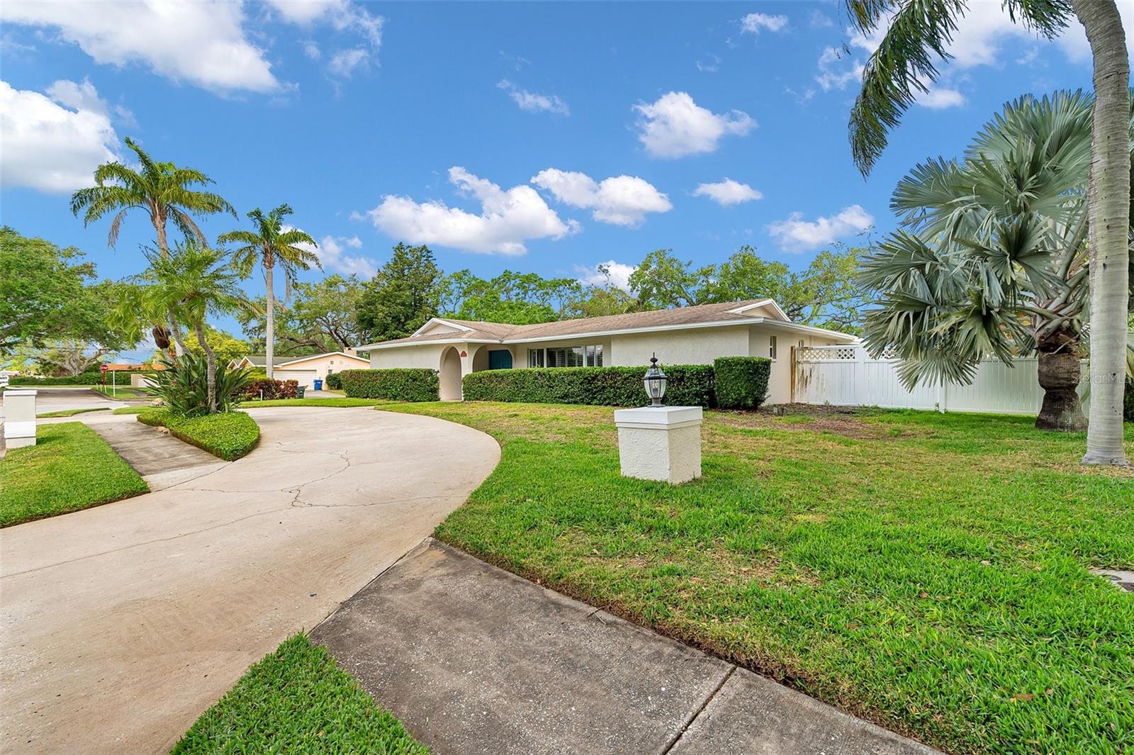 2216 EL DE ORO DR, CLEARWATER, FL, 33764