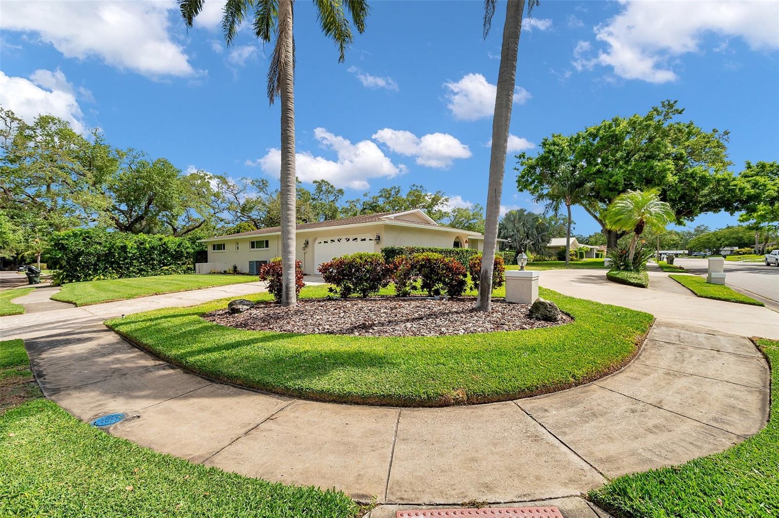 2216 EL DE ORO DR, CLEARWATER, FL, 33764