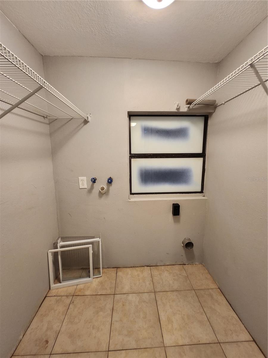 EL PORTAL, TAMPA, FL, 33604