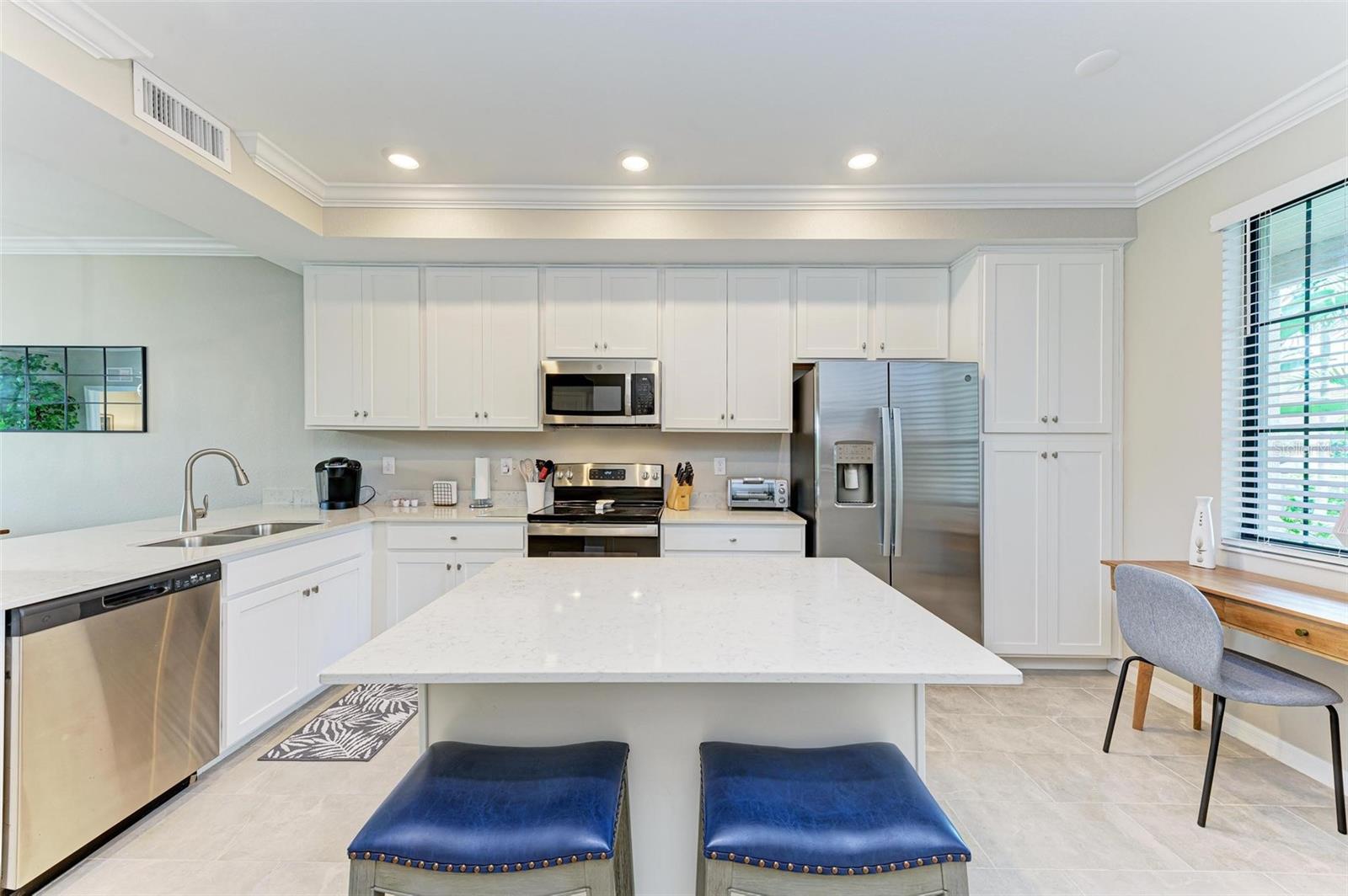 18008 GAWTHROP DR #105, BRADENTON, FL, 34211