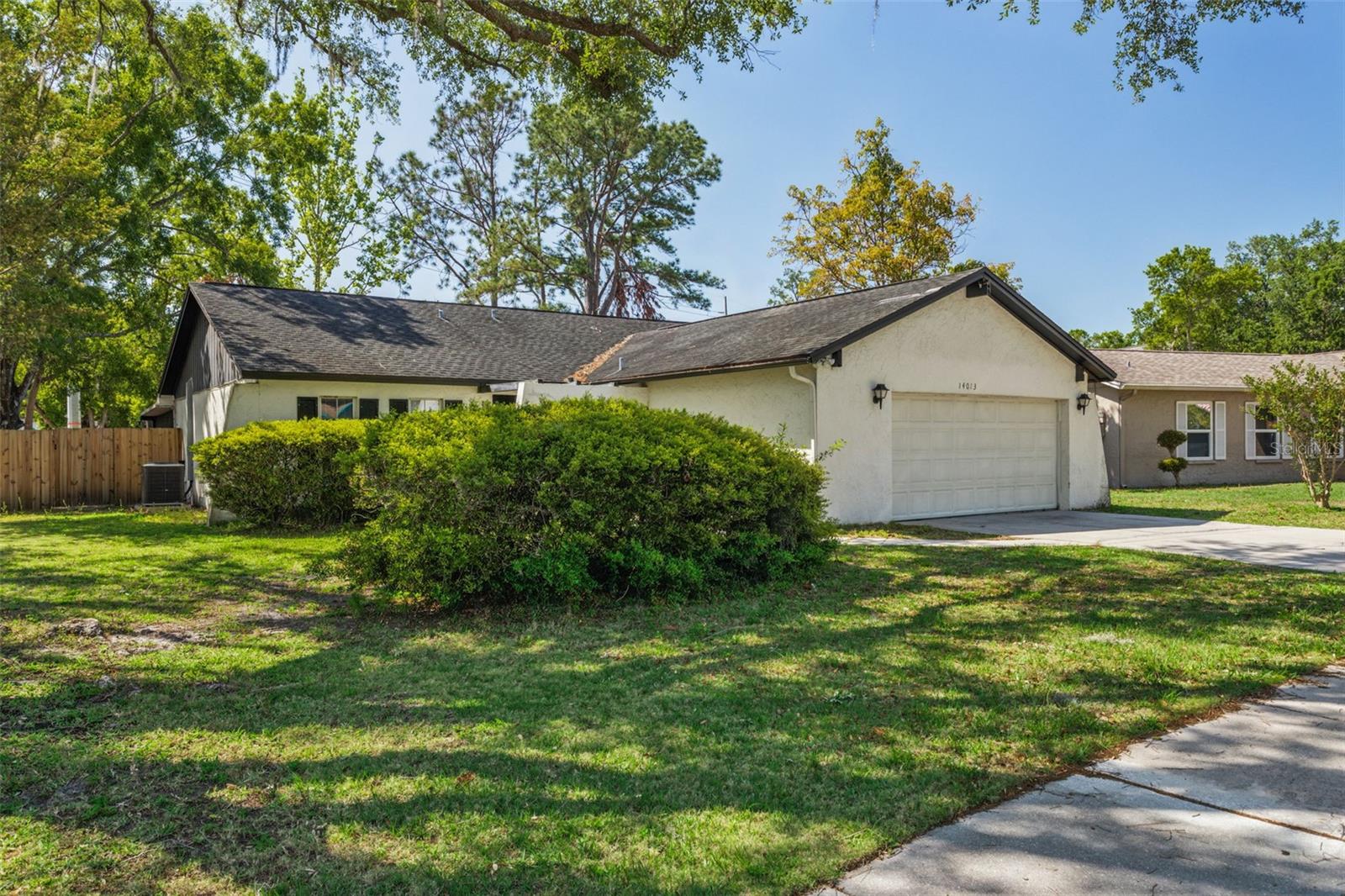 14013 BRIARDALE LN, TAMPA, FL, 33618