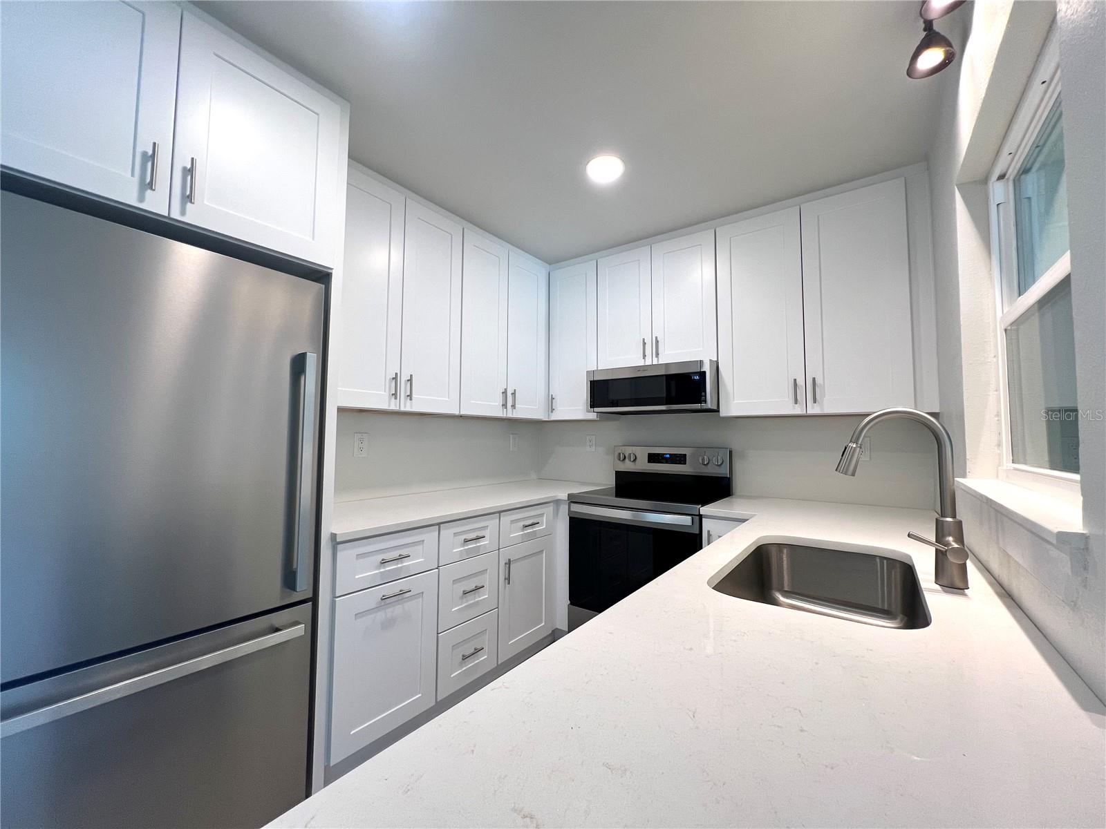 352 OAK ST, ENGLEWOOD, FL, 34223