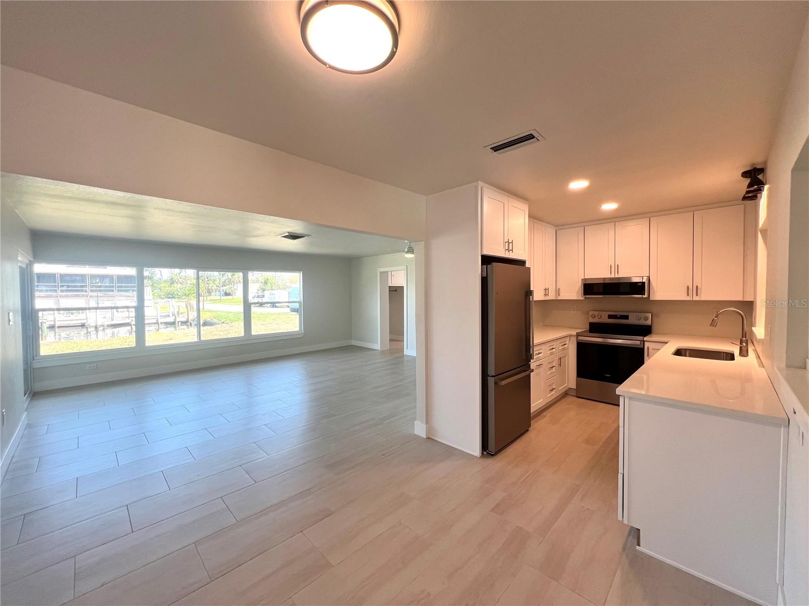 352 OAK ST, ENGLEWOOD, FL, 34223