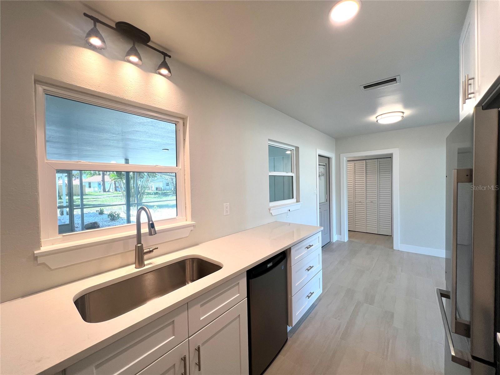352 OAK ST, ENGLEWOOD, FL, 34223