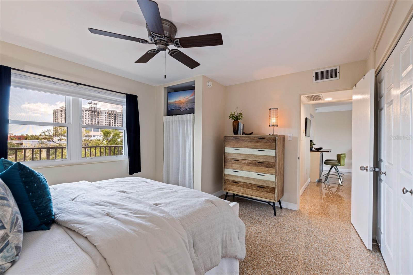 750 BURLINGTON AVE N #4L, ST PETERSBURG, FL, 33701
