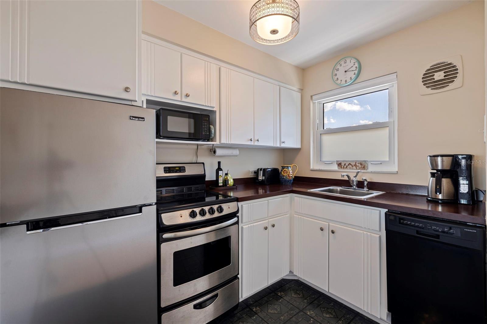 750 BURLINGTON AVE N #4L, ST PETERSBURG, FL, 33701