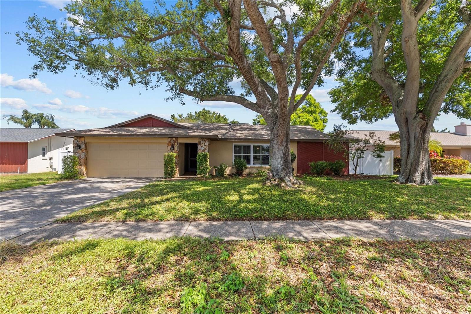 11353 TRADEWINDS BLVD, LARGO, FL, 33773