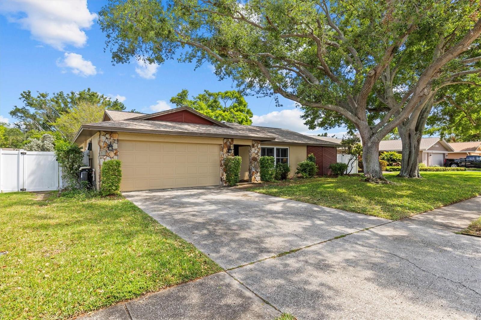 11353 TRADEWINDS BLVD, LARGO, FL, 33773