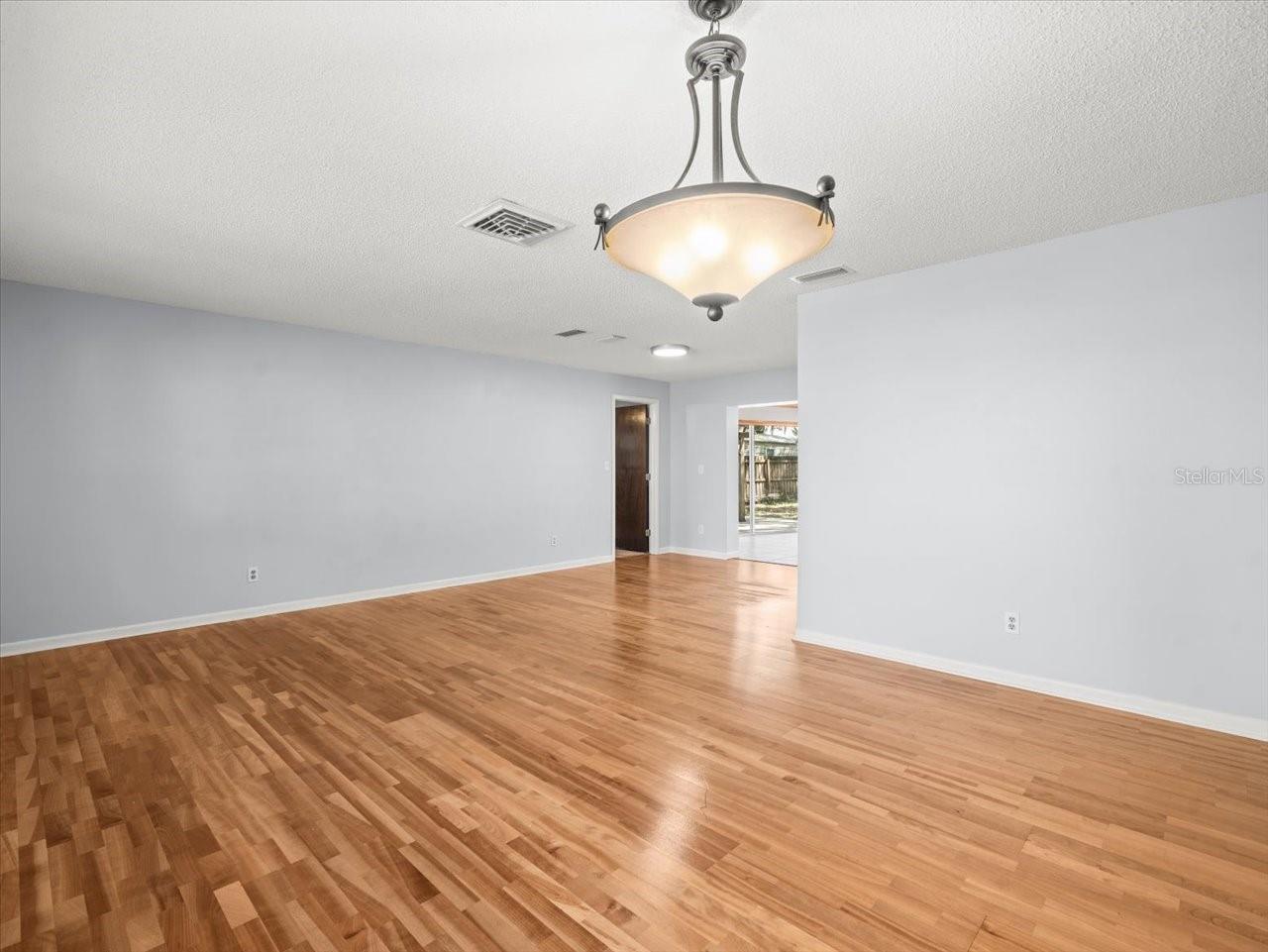 13556 LAKE MAGDALENE DR, TAMPA, FL, 33613