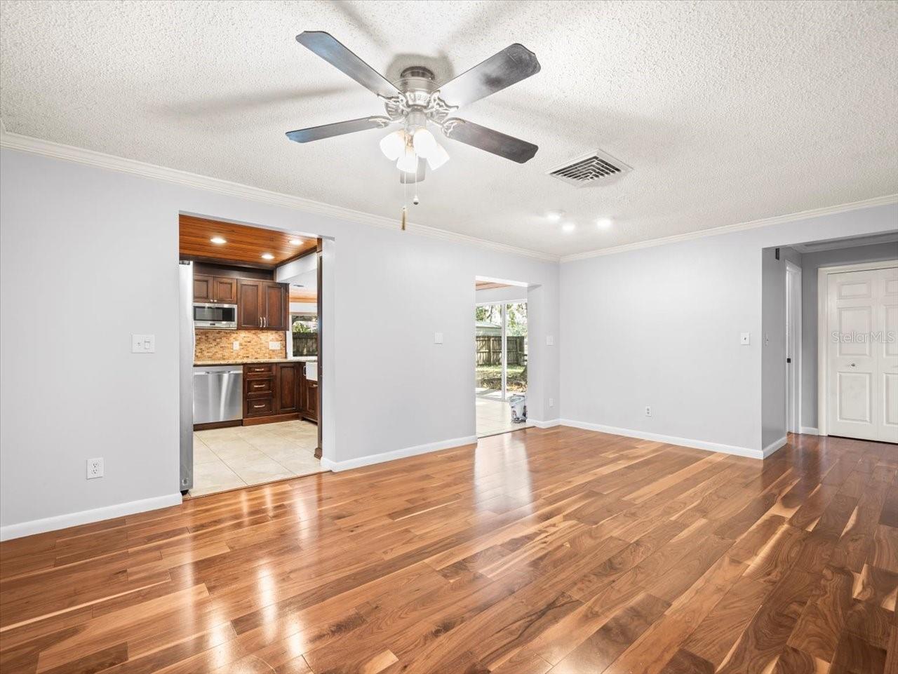 13556 LAKE MAGDALENE DR, TAMPA, FL, 33613