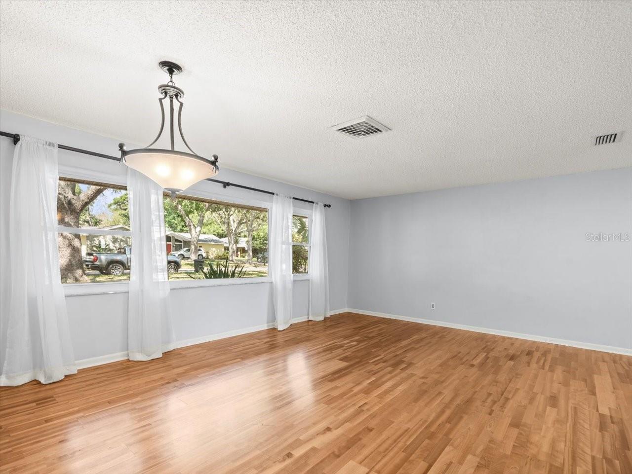 13556 LAKE MAGDALENE DR, TAMPA, FL, 33613