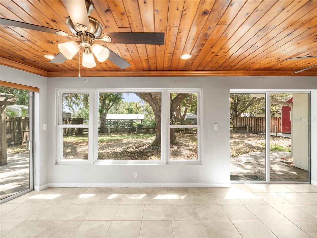 13556 LAKE MAGDALENE DR, TAMPA, FL, 33613