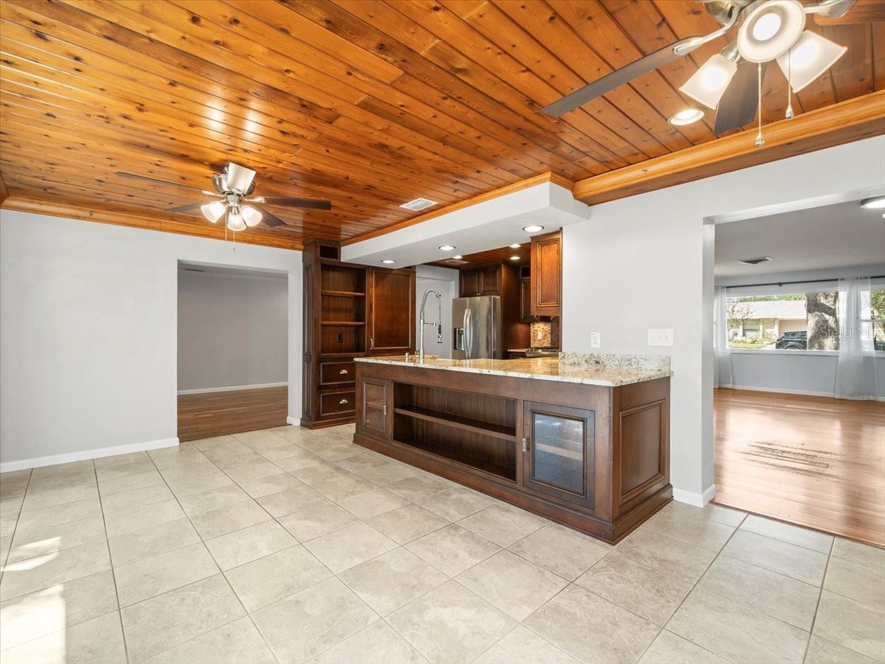 13556 LAKE MAGDALENE DR, TAMPA, FL, 33613