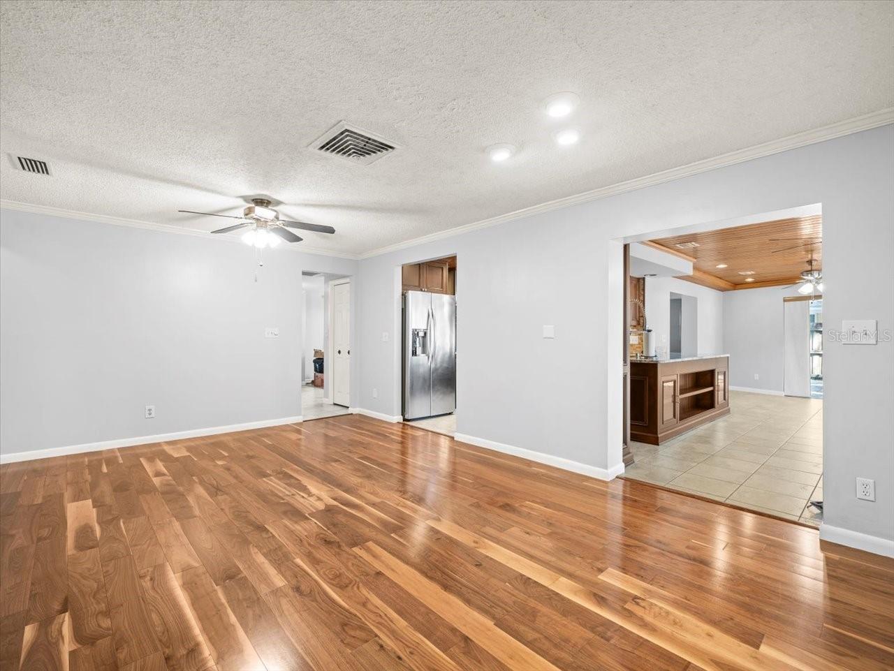 13556 LAKE MAGDALENE DR, TAMPA, FL, 33613