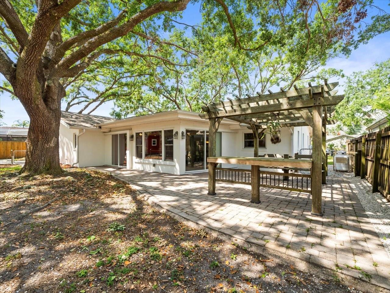 13556 LAKE MAGDALENE DR, TAMPA, FL, 33613