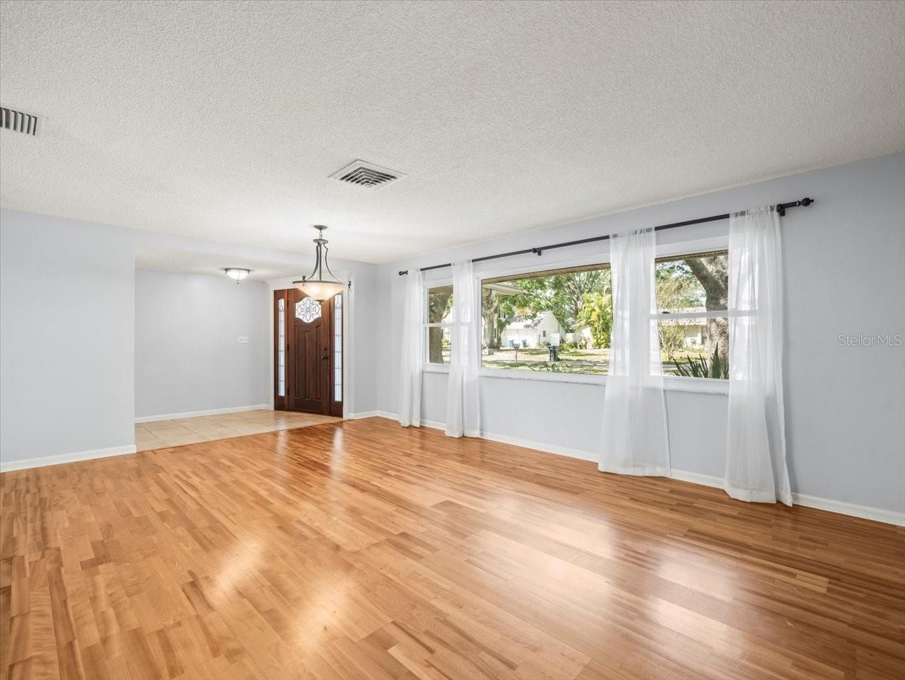 13556 LAKE MAGDALENE DR, TAMPA, FL, 33613