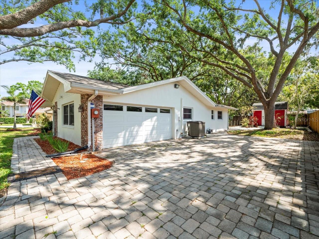 13556 LAKE MAGDALENE DR, TAMPA, FL, 33613