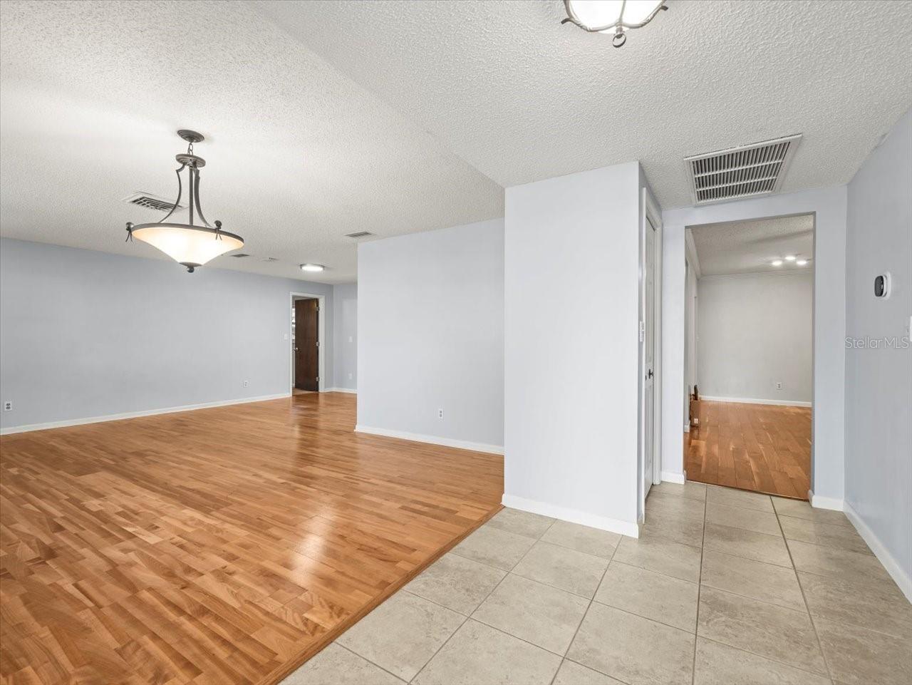 13556 LAKE MAGDALENE DR, TAMPA, FL, 33613
