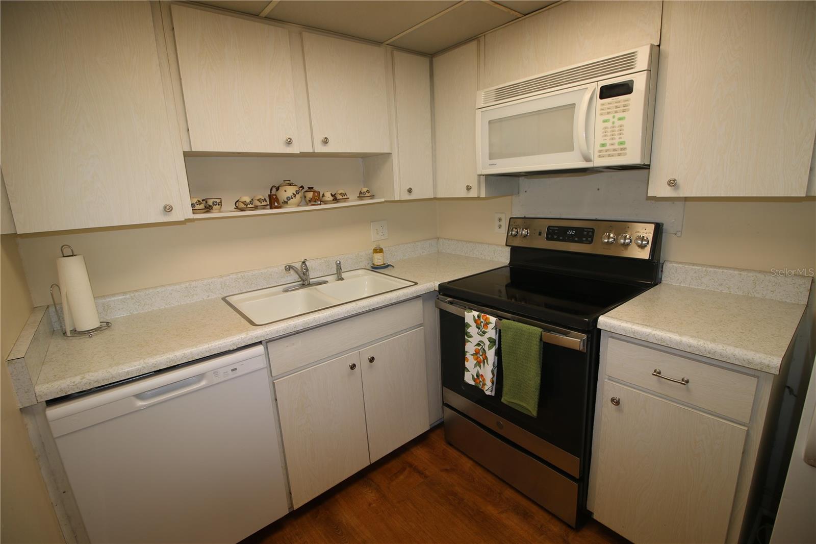 1012 WARWICK CT, SUN CITY CENTER, FL, 33573