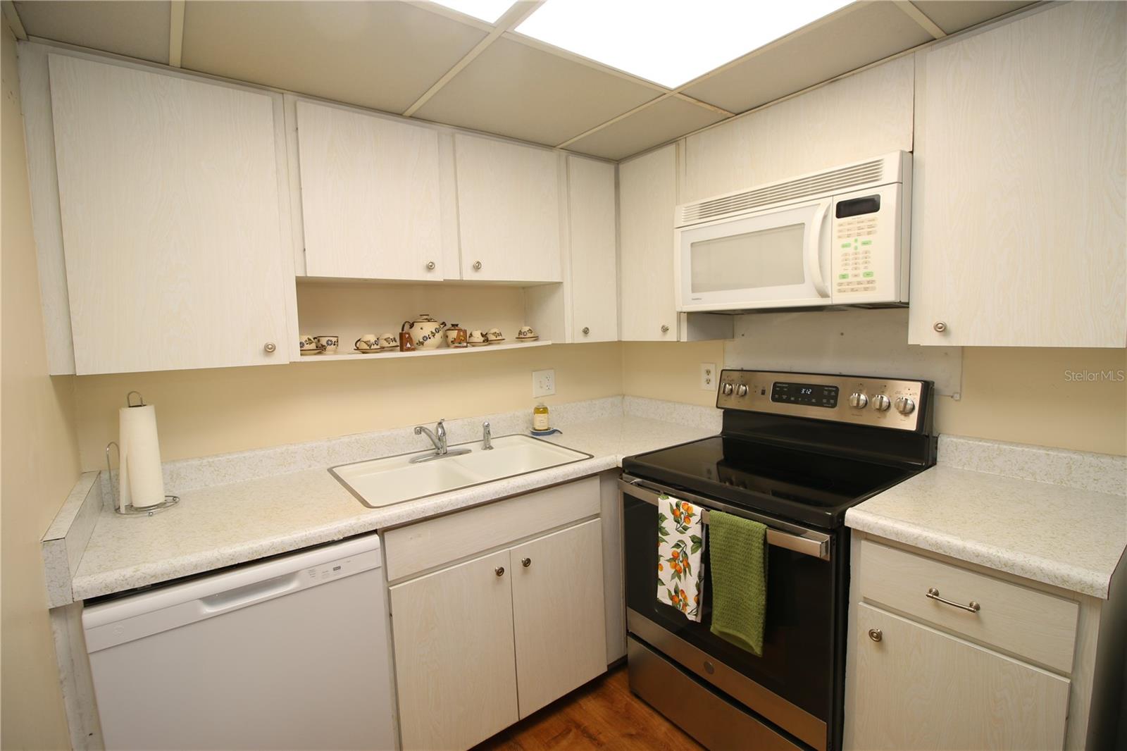 1012 WARWICK CT, SUN CITY CENTER, FL, 33573
