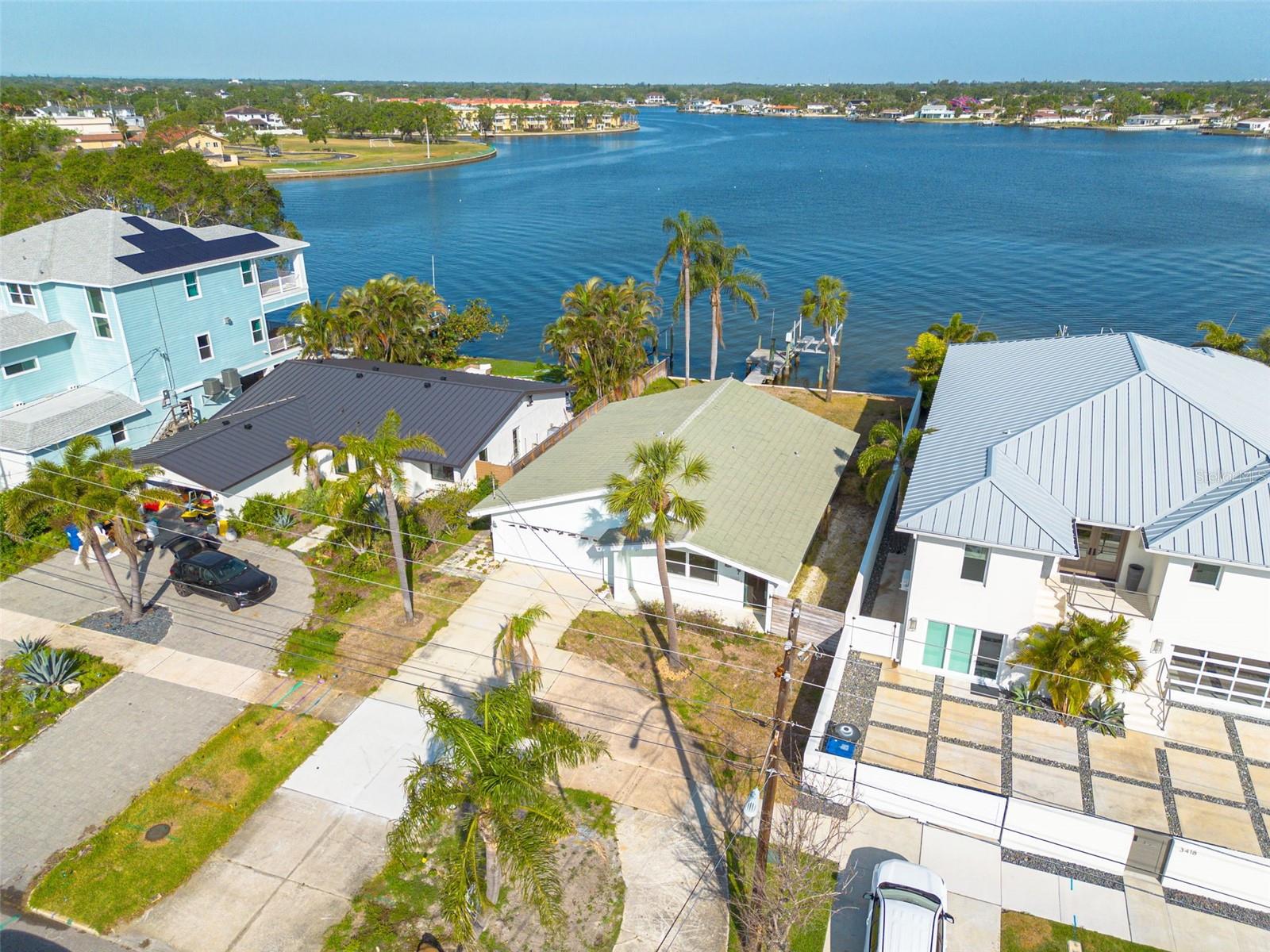 3410 OVERLOOK DR NE, ST PETERSBURG, FL, 33703