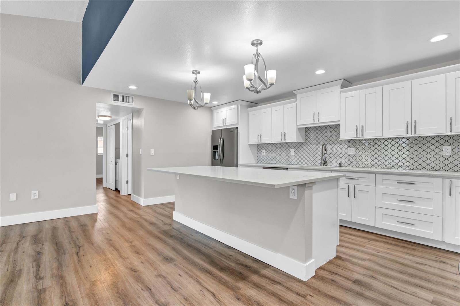 5684 BAYWATER DR, TAMPA, FL, 33615