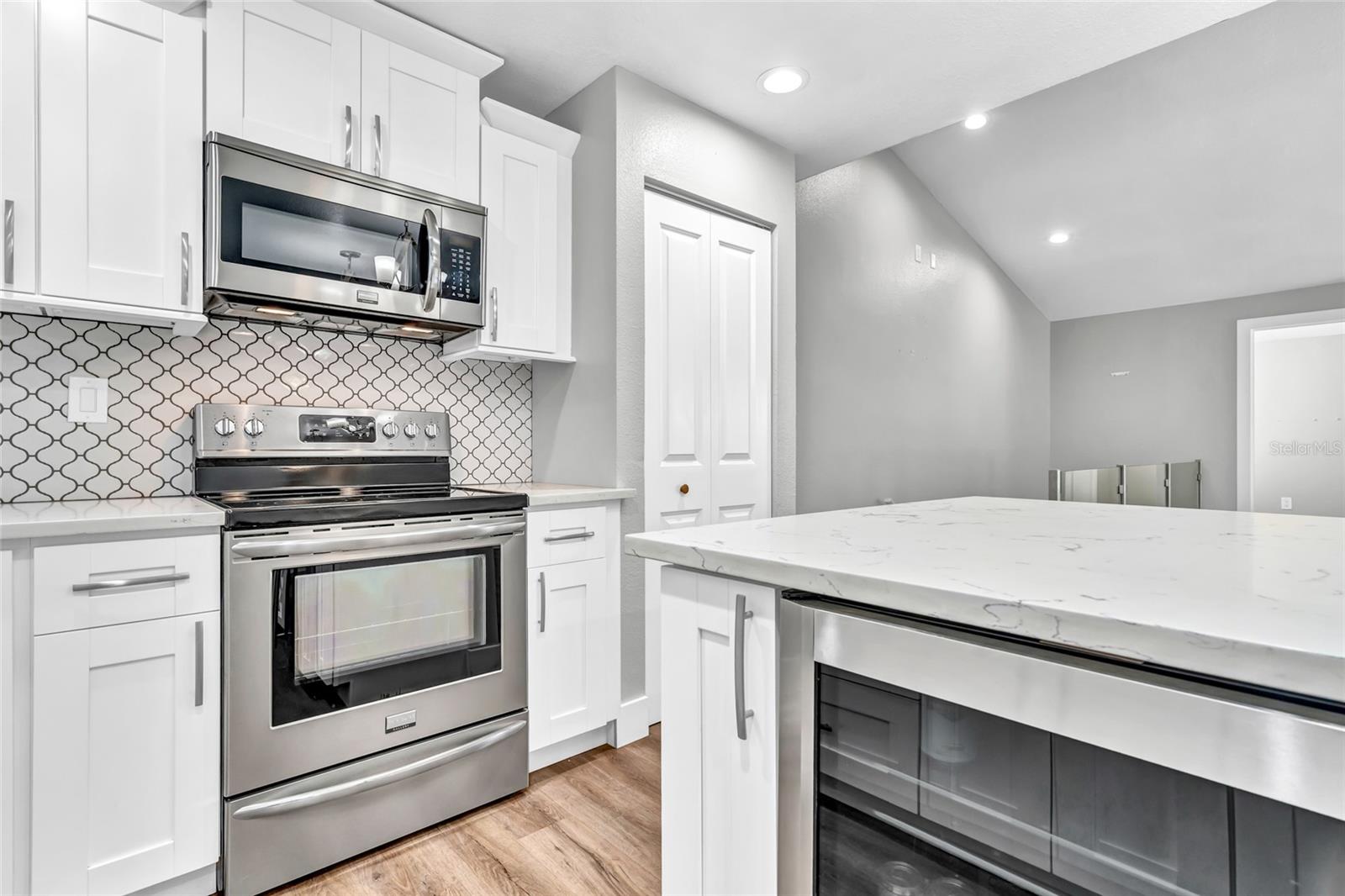 5684 BAYWATER DR, TAMPA, FL, 33615