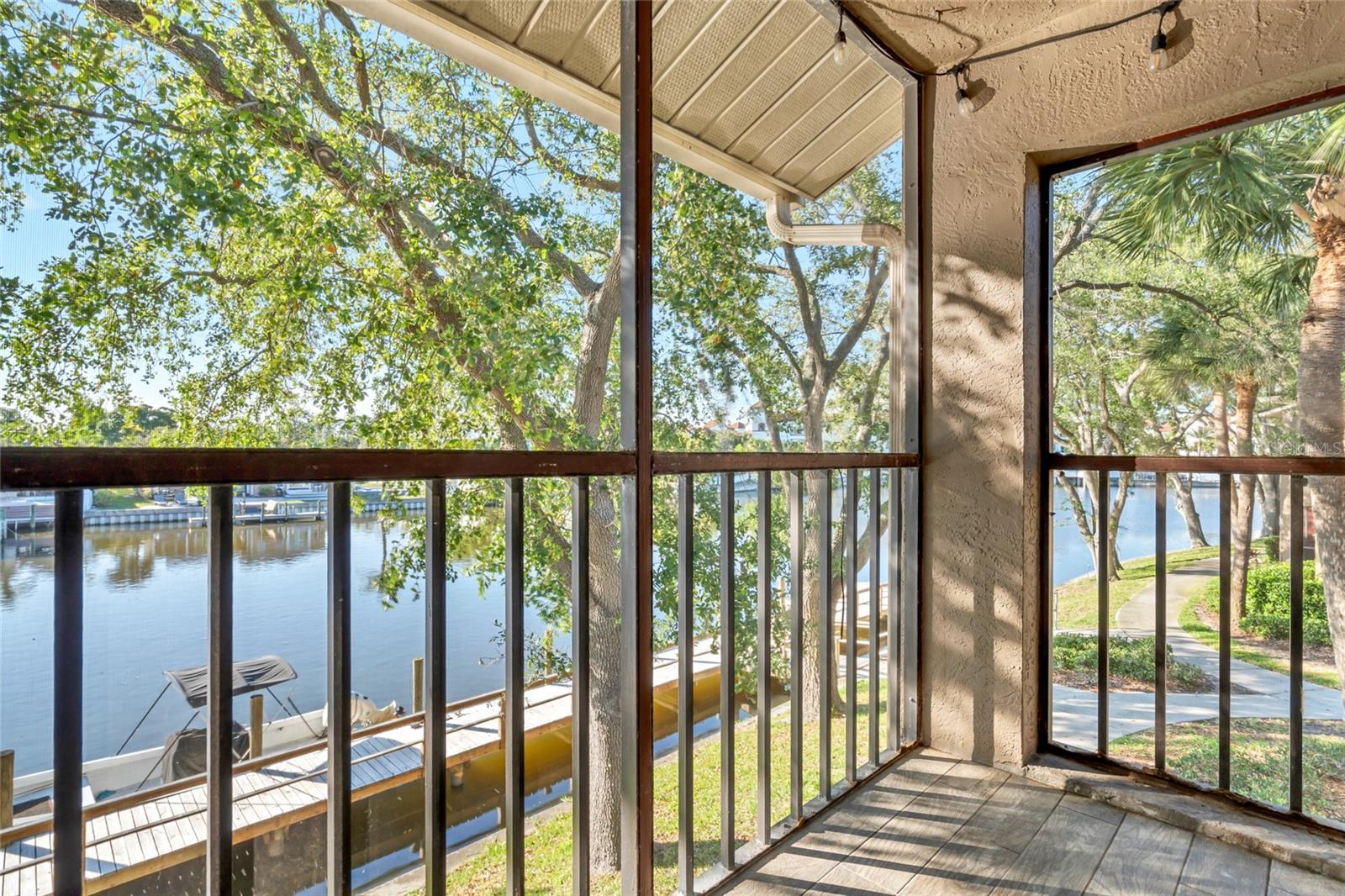 5684 BAYWATER DR, TAMPA, FL, 33615