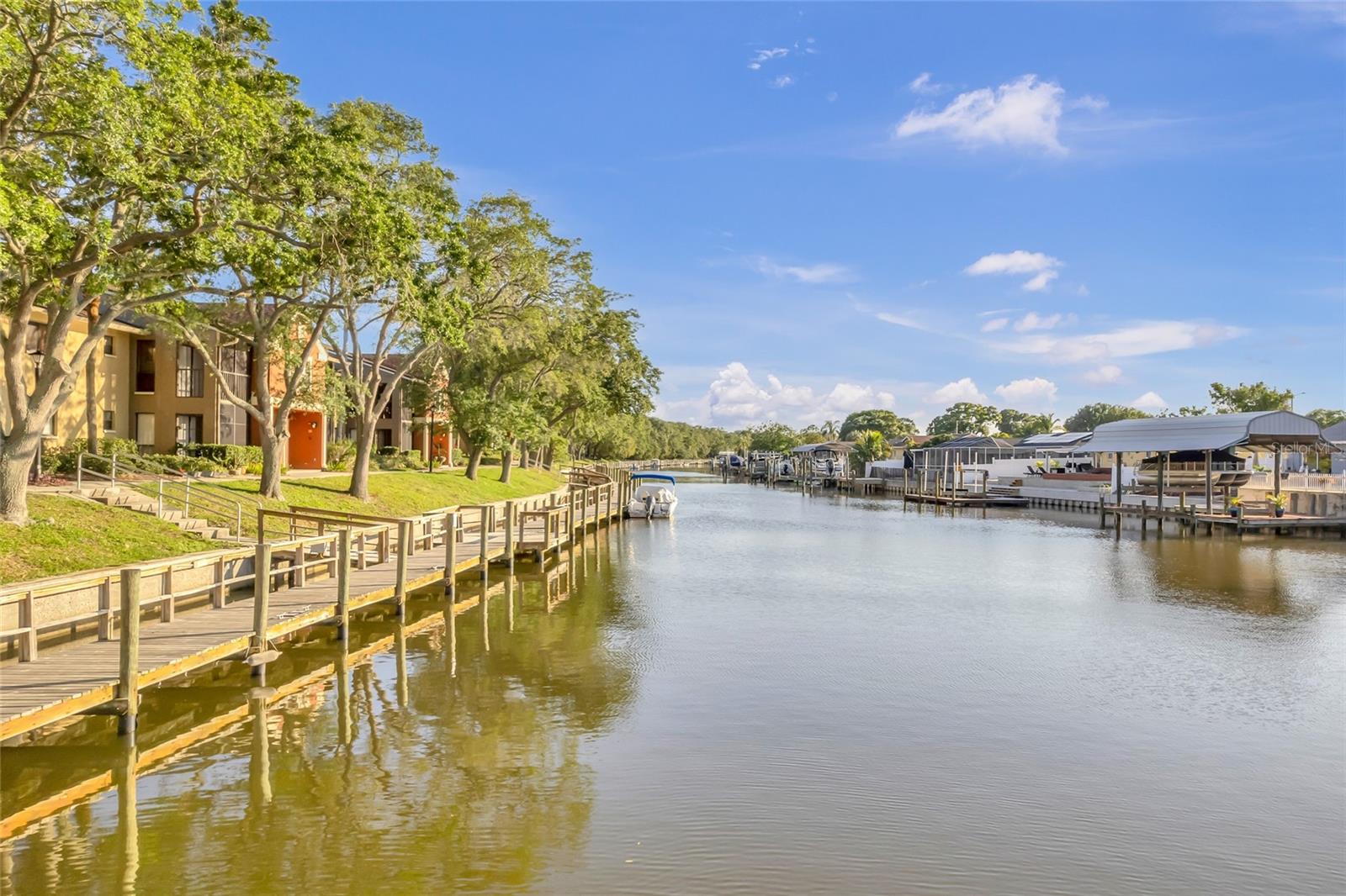 5684 BAYWATER DR, TAMPA, FL, 33615