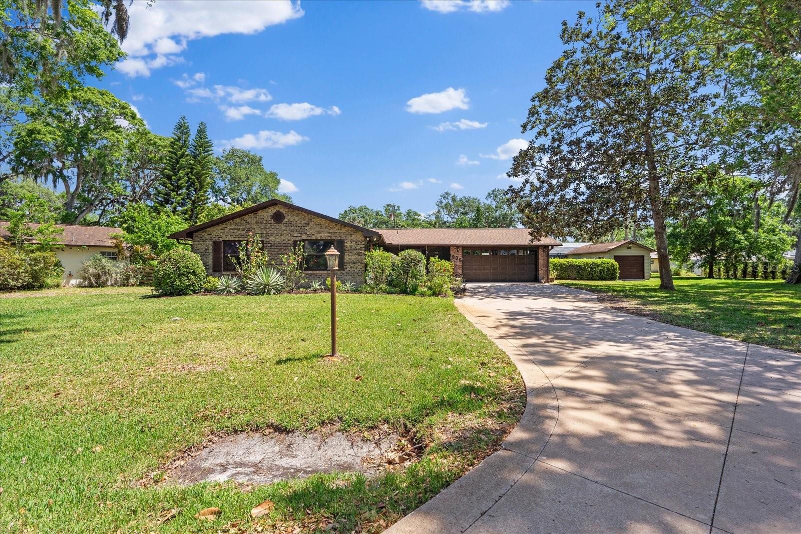 1905 PINE TREE DR, EDGEWATER, FL, 32141