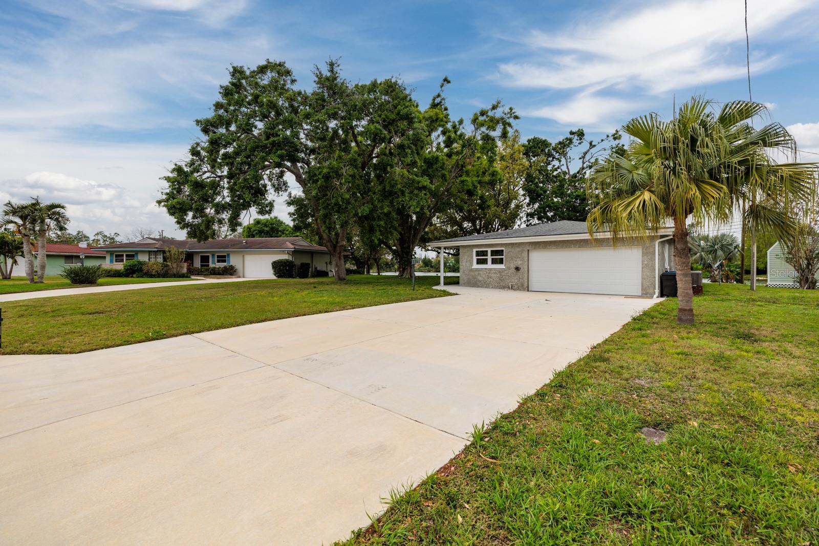 10517 BLOSSOM LAKE DR, SEMINOLE, FL, 33772