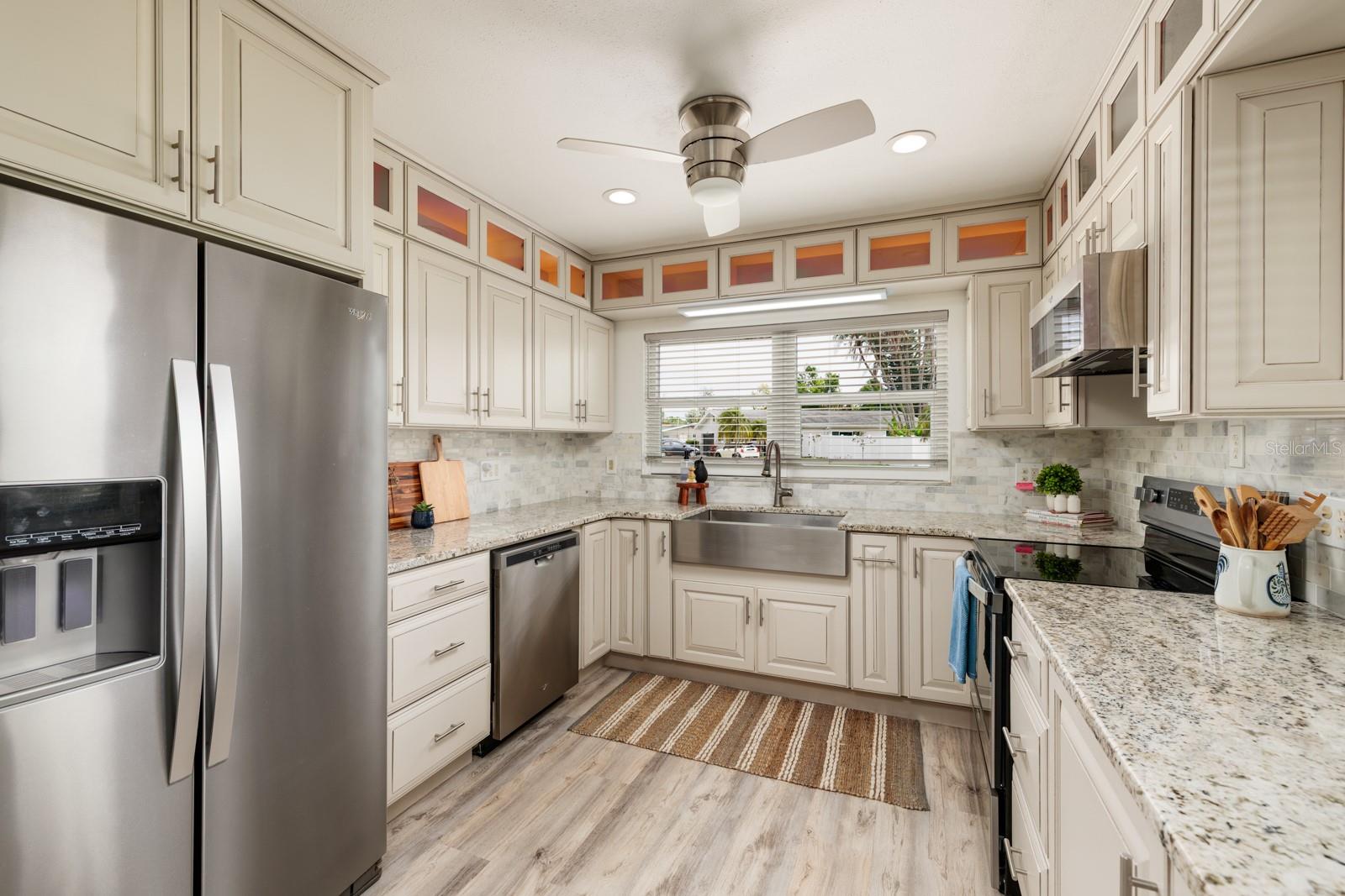 10517 BLOSSOM LAKE DR, SEMINOLE, FL, 33772