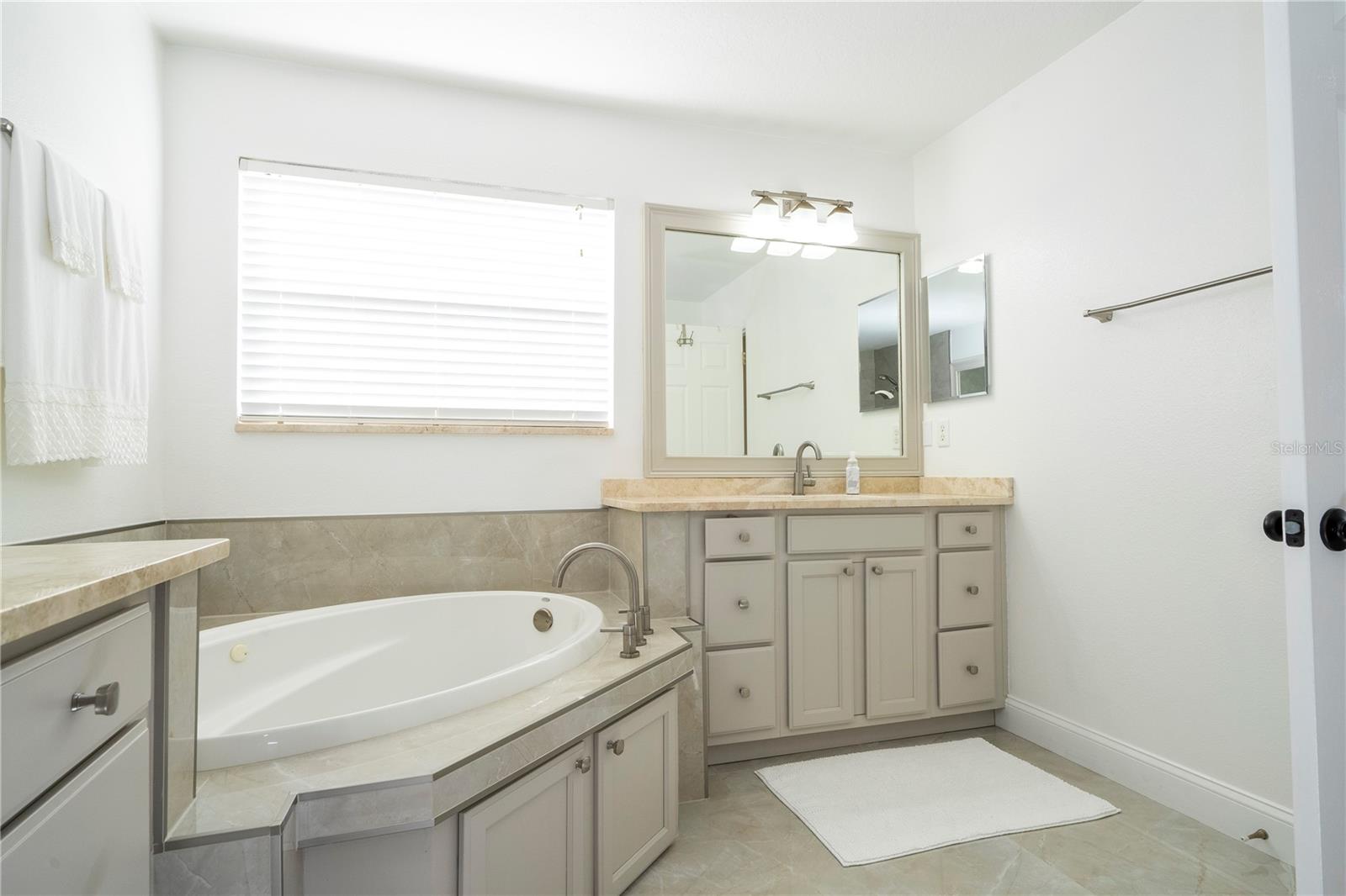 2602 SHIREHALL LN, WINTER GARDEN, FL, 34787