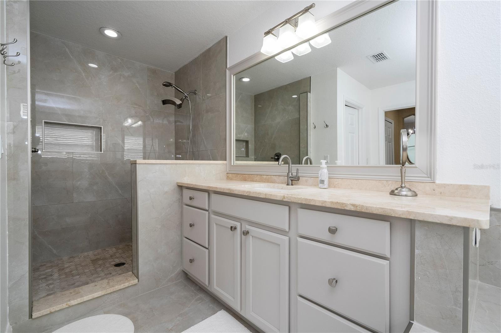 2602 SHIREHALL LN, WINTER GARDEN, FL, 34787