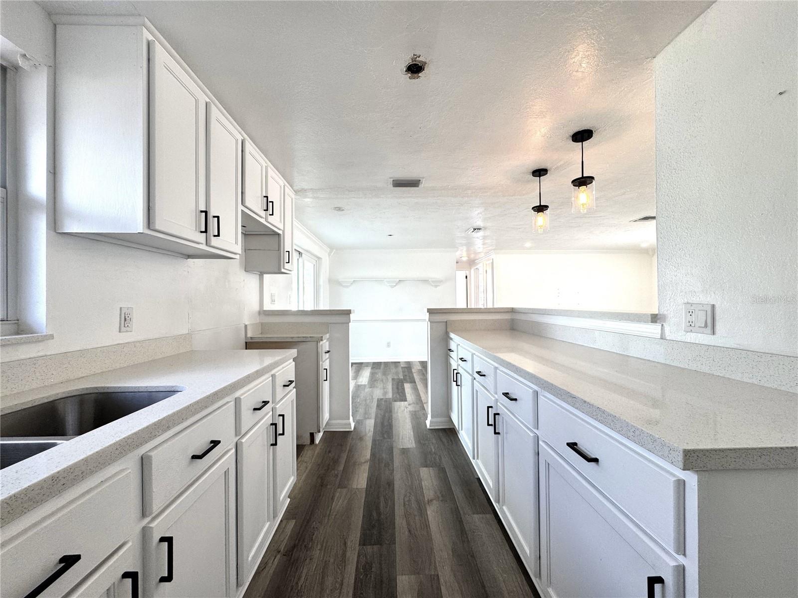 2600 MOHEGAN RD, VENICE, FL, 34293