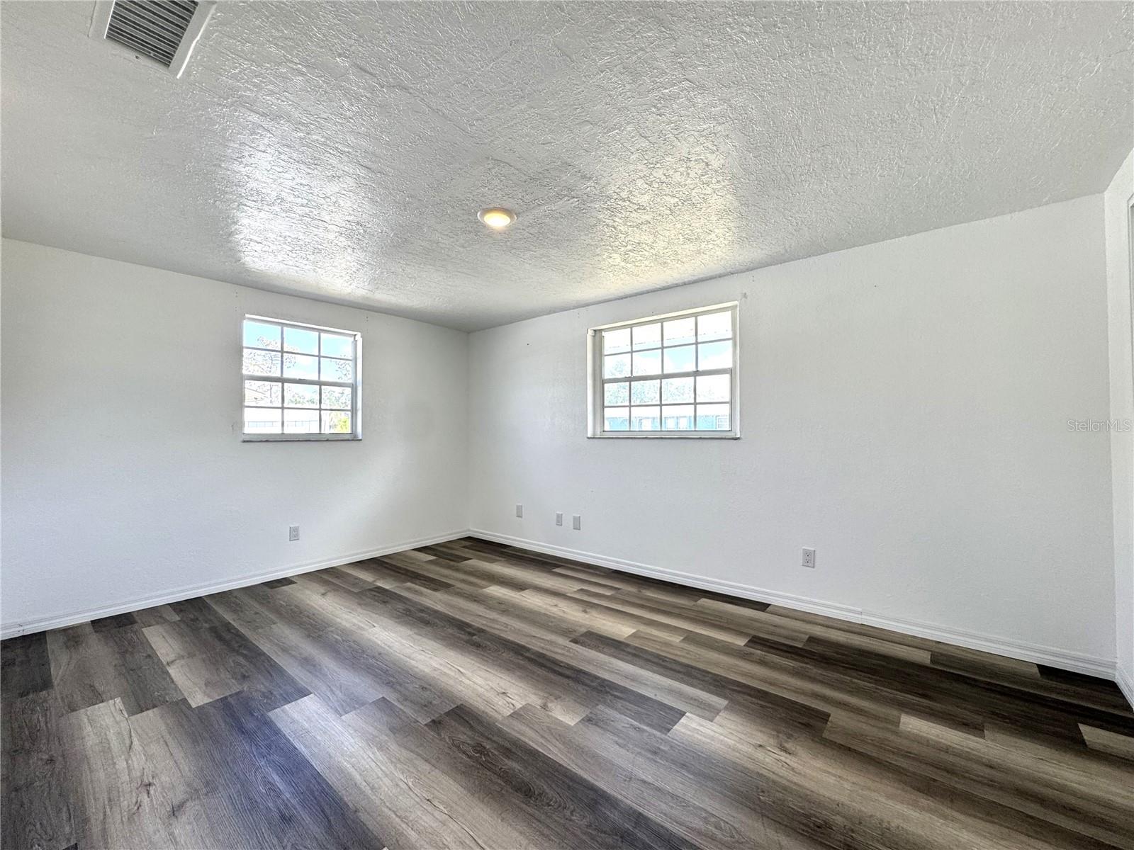 2600 MOHEGAN RD, VENICE, FL, 34293