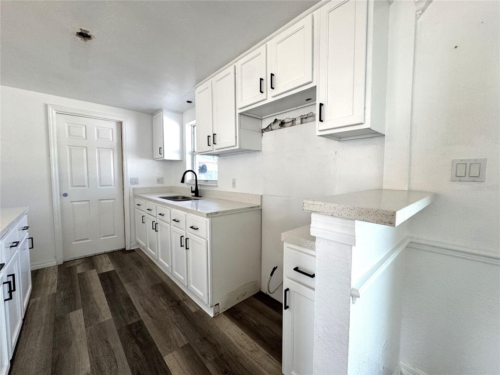 2600 MOHEGAN RD, VENICE, FL, 34293