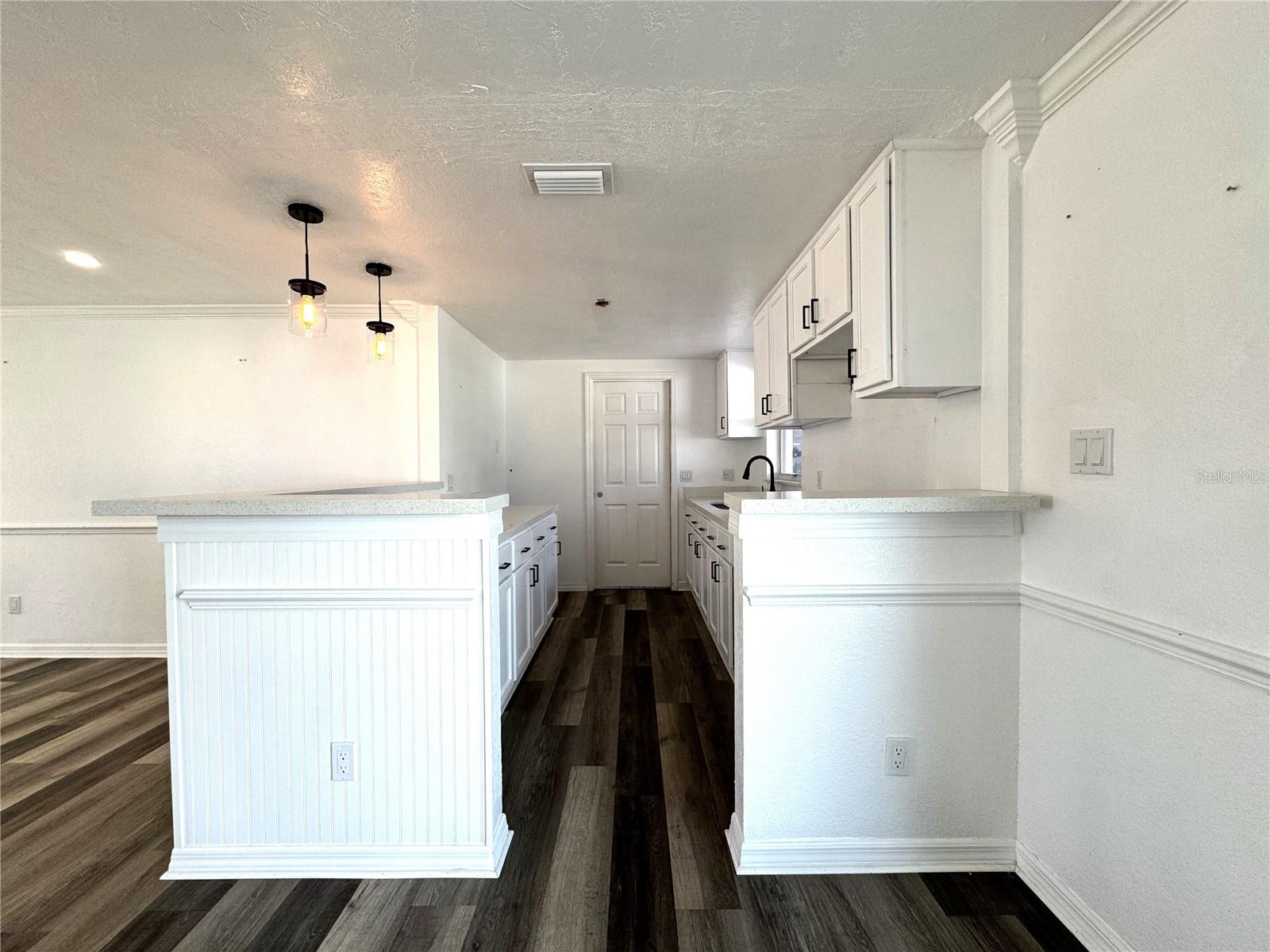 2600 MOHEGAN RD, VENICE, FL, 34293