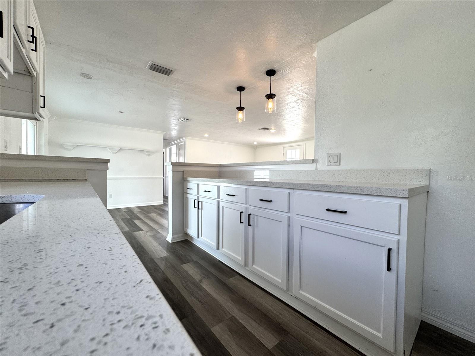 2600 MOHEGAN RD, VENICE, FL, 34293