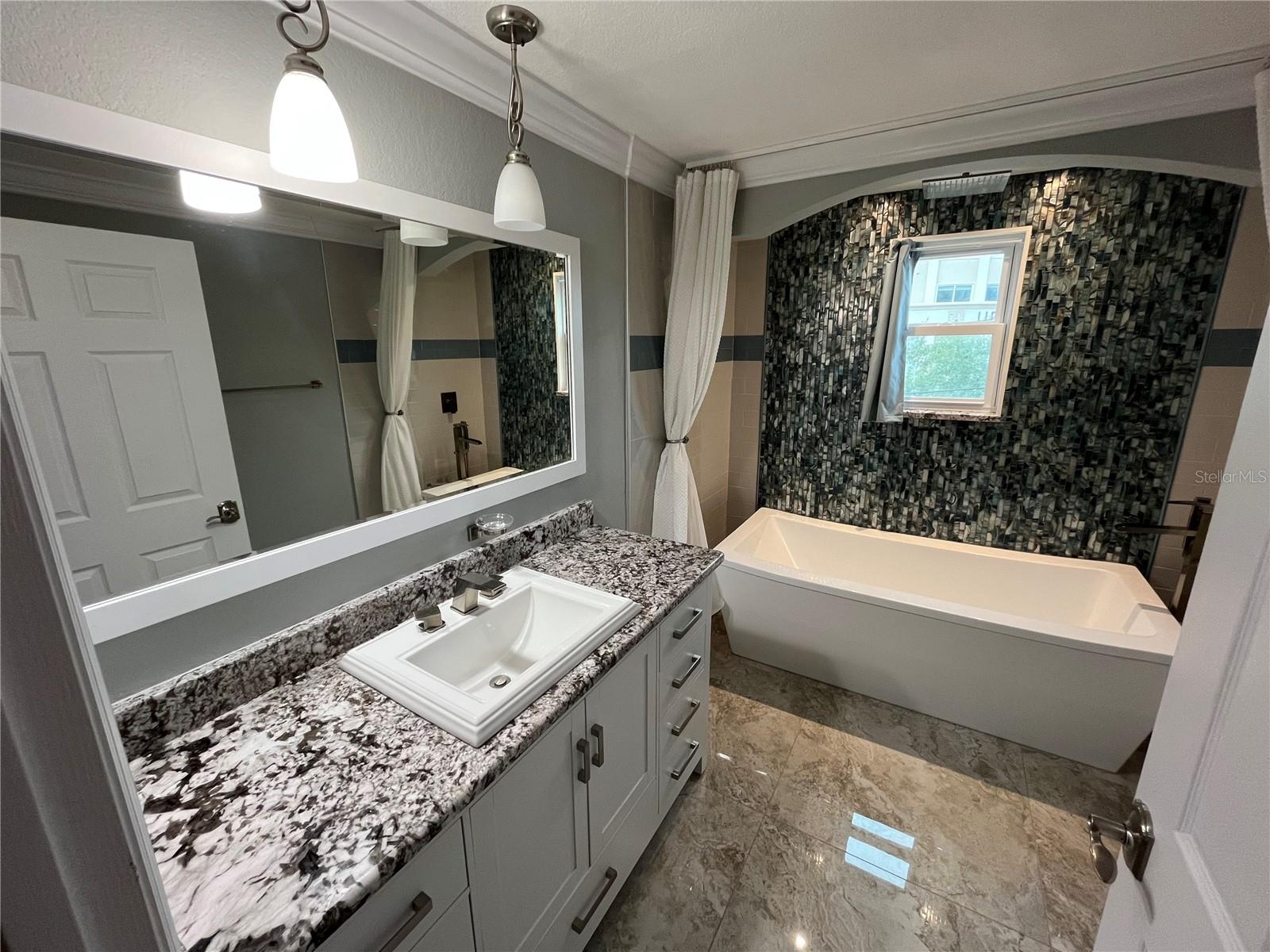 200 4TH AVE S #231, ST PETERSBURG, FL, 33701