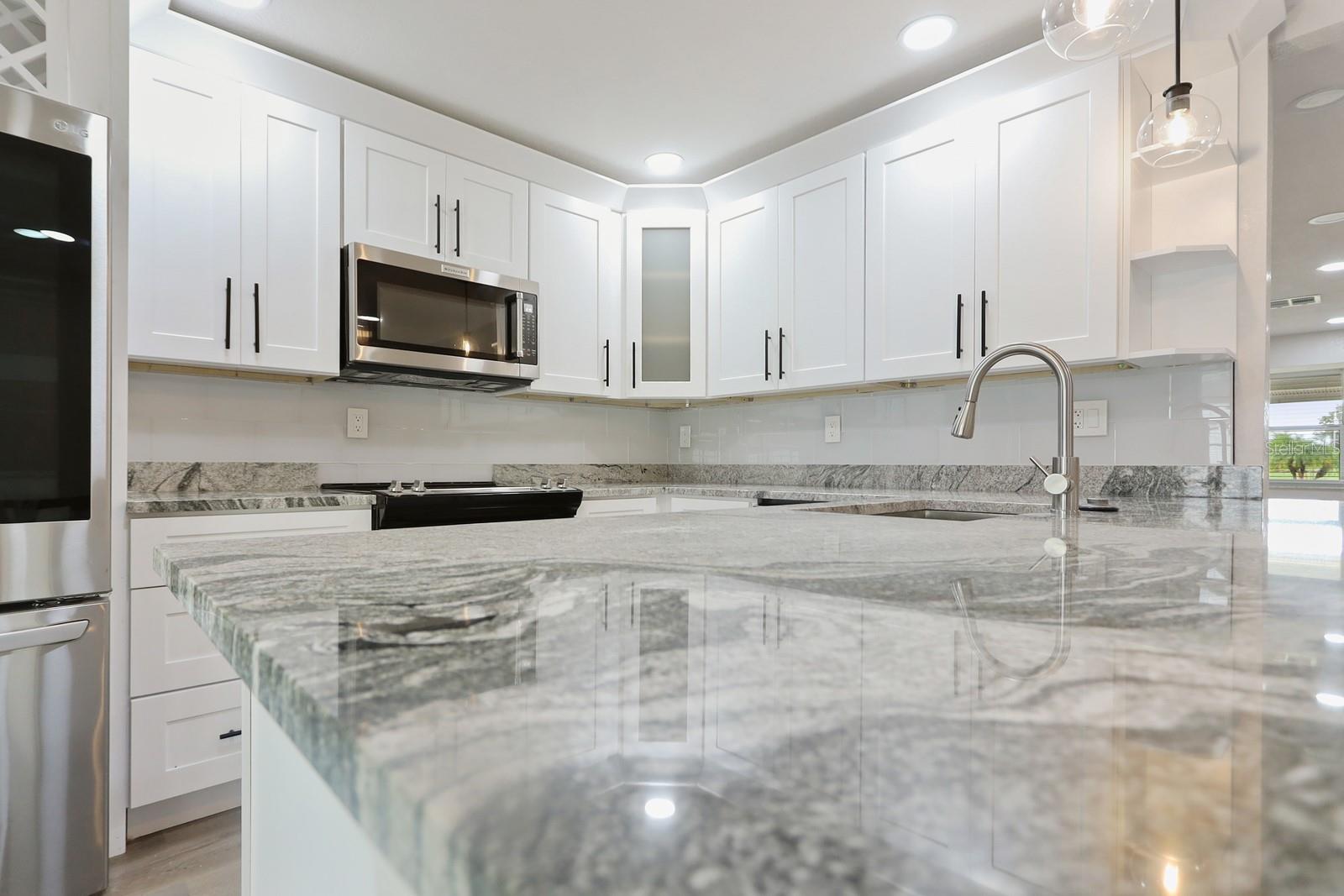 5599 110TH WAY, SEMINOLE, FL, 33772
