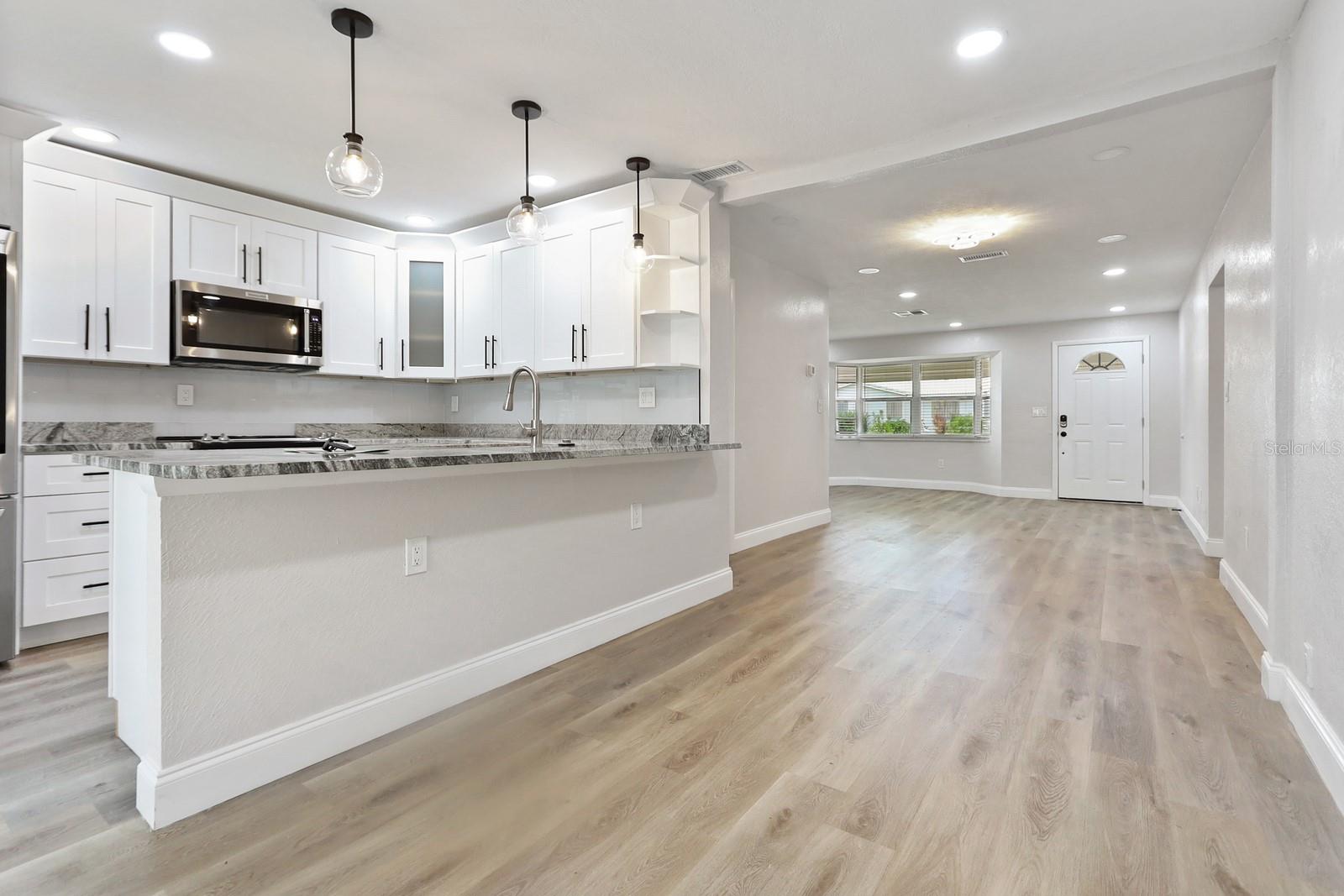 5599 110TH WAY, SEMINOLE, FL, 33772