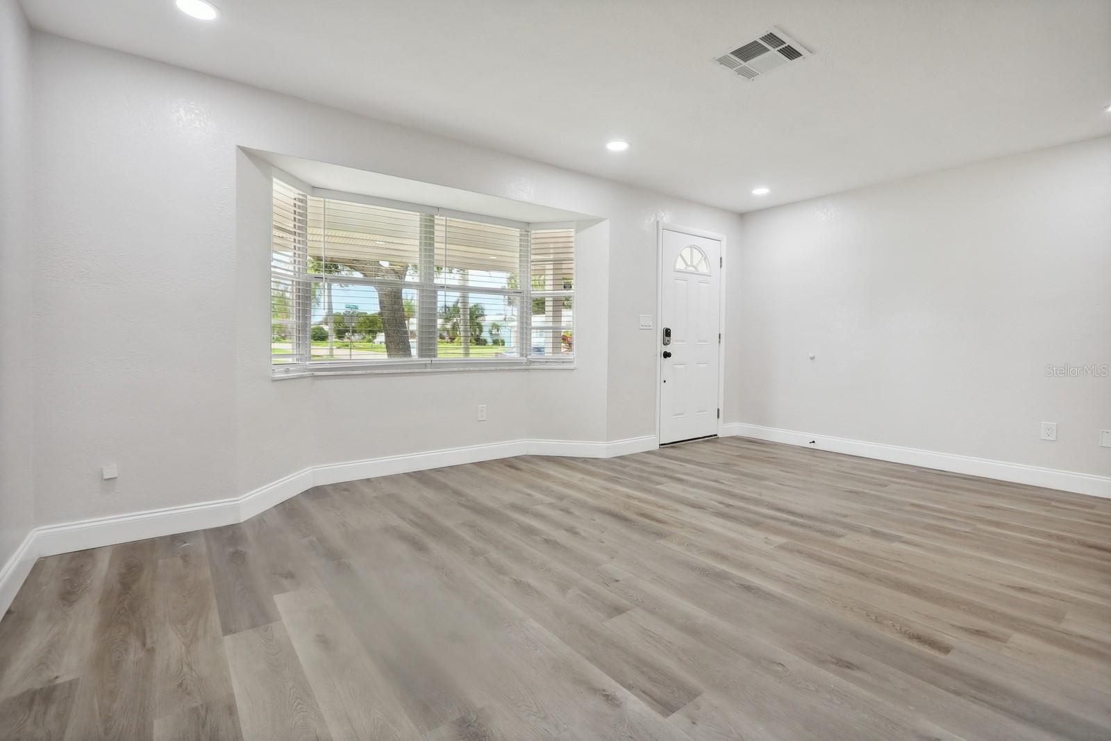 5599 110TH WAY, SEMINOLE, FL, 33772