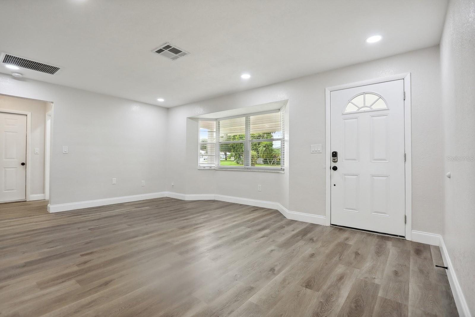 5599 110TH WAY, SEMINOLE, FL, 33772
