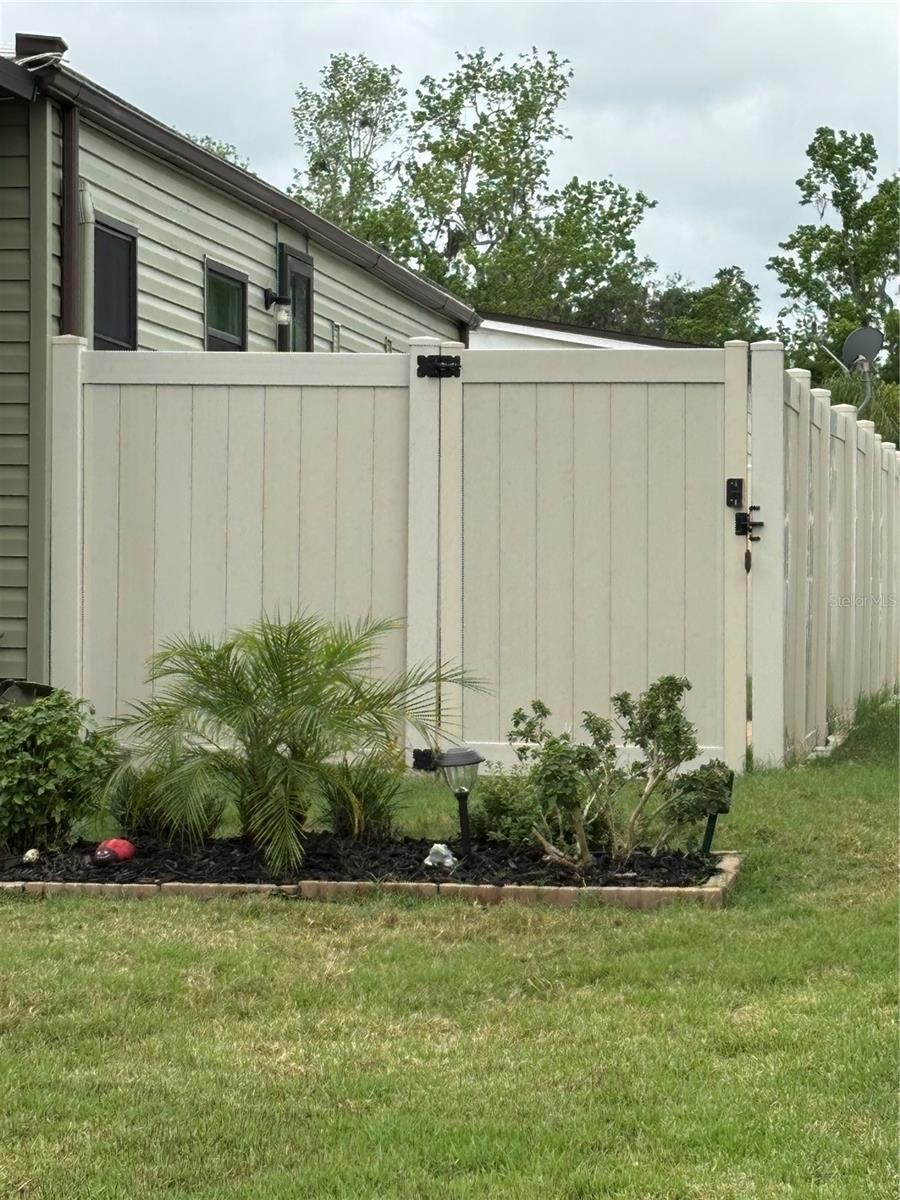 130 OAK TREE DR, DEBARY, FL, 32713