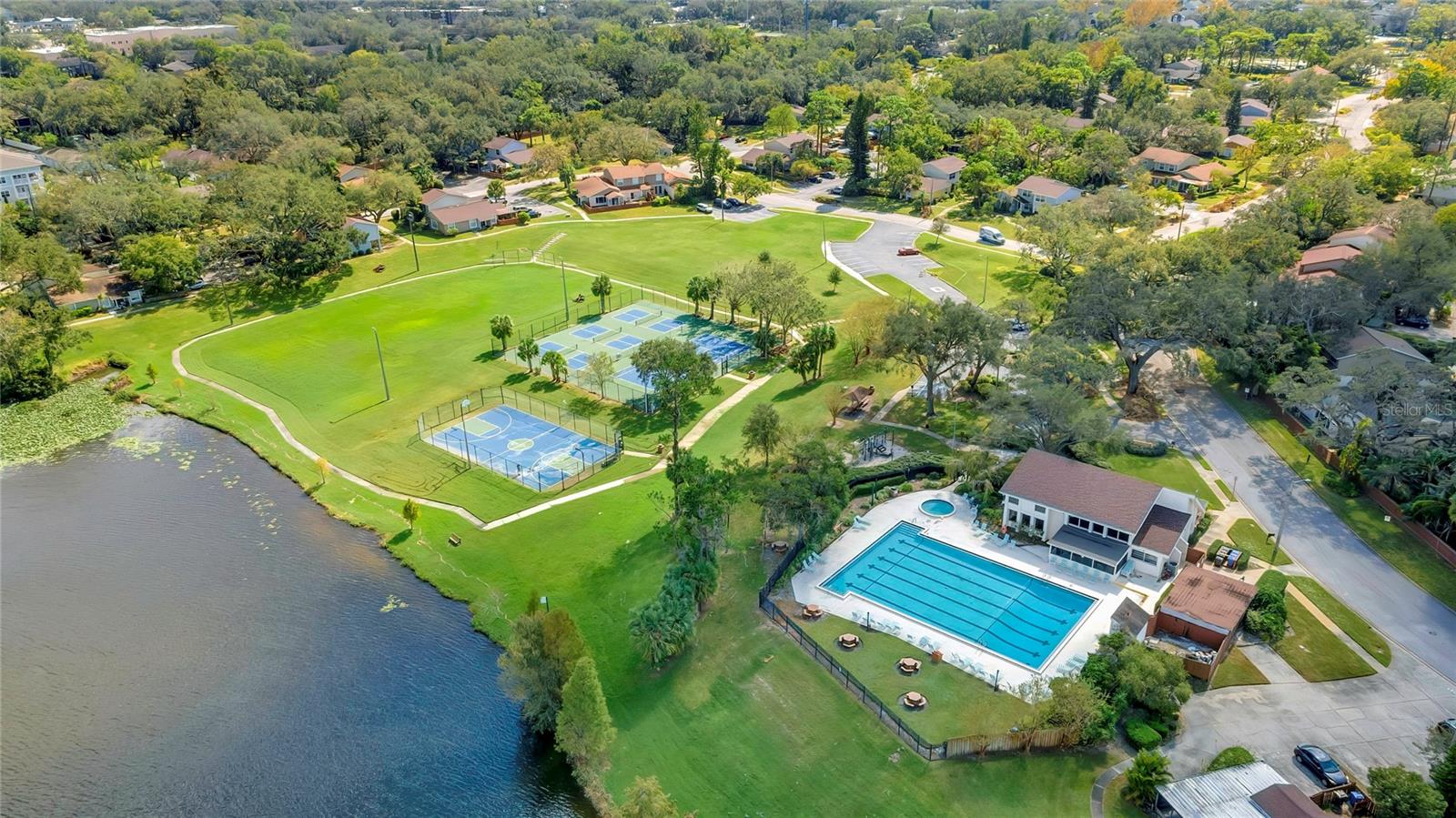14629 LAKE FOREST DR, LUTZ, FL, 33559