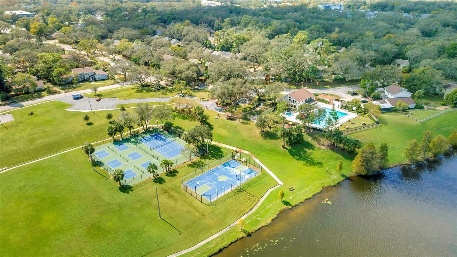 14629 LAKE FOREST DR, LUTZ, FL, 33559