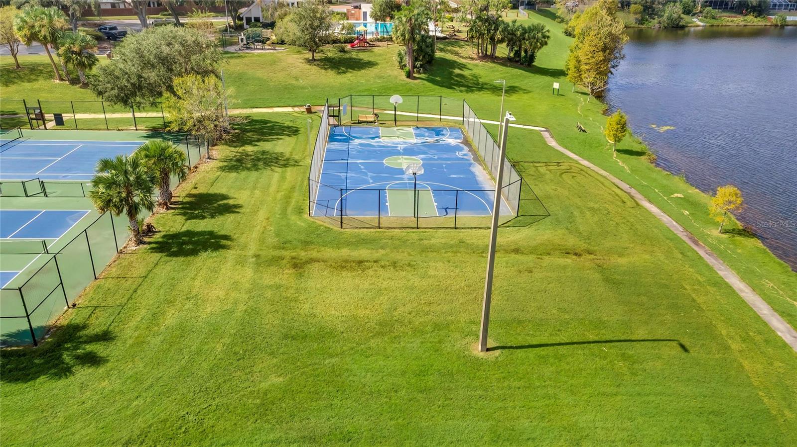 14629 LAKE FOREST DR, LUTZ, FL, 33559